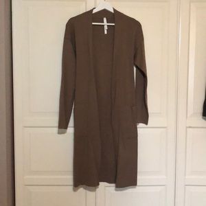 ty cardigan the group by babaton